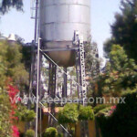 tanque elevado de inoxidable
